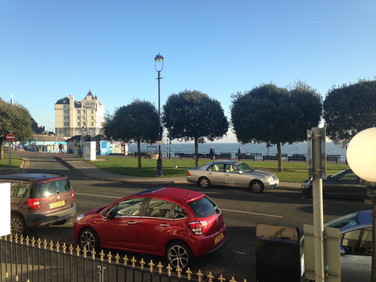 Lauriston & Lawton Court Hotel Llandudno Esterno foto